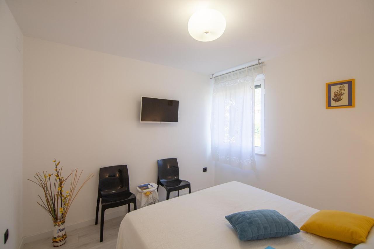Apartments Nona Draga Komiza Ngoại thất bức ảnh